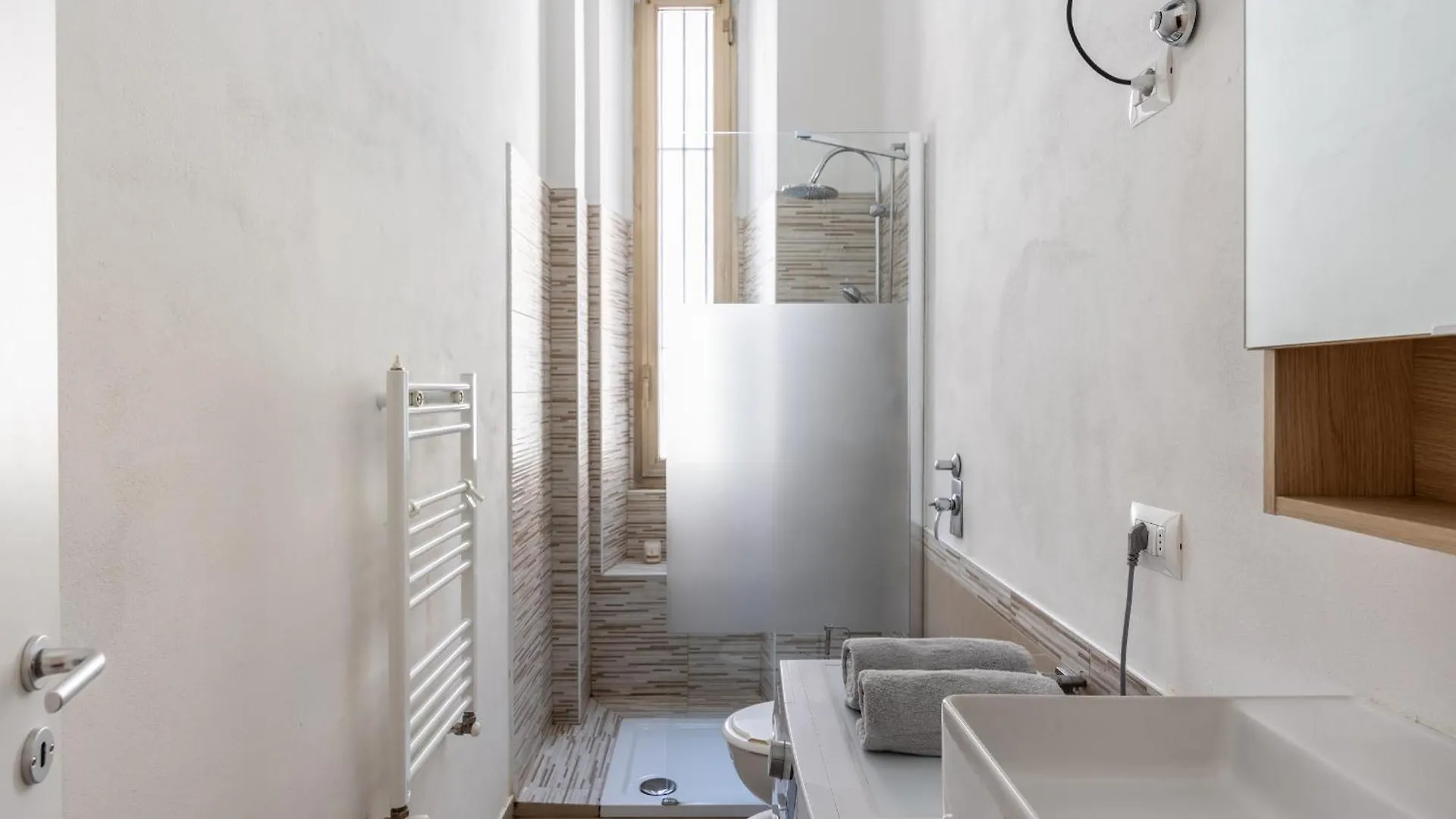 Bicocca Elegant Sweet Home Suite - Milan, 20 Minutes Duomo 0*, ミラノ