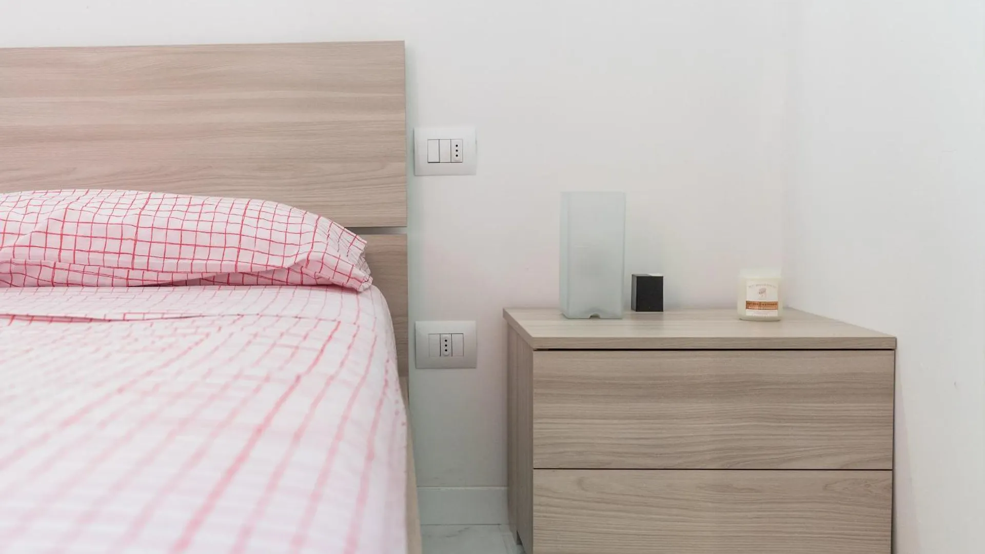 Bicocca Elegant Sweet Home Suite - Milan, 20 Minutes Duomo 0*, ミラノ